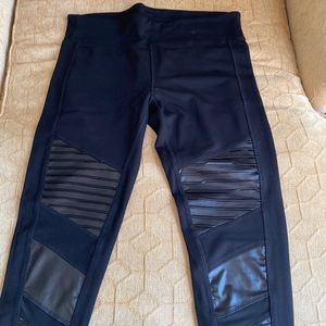 Electric Yoga pants Size M